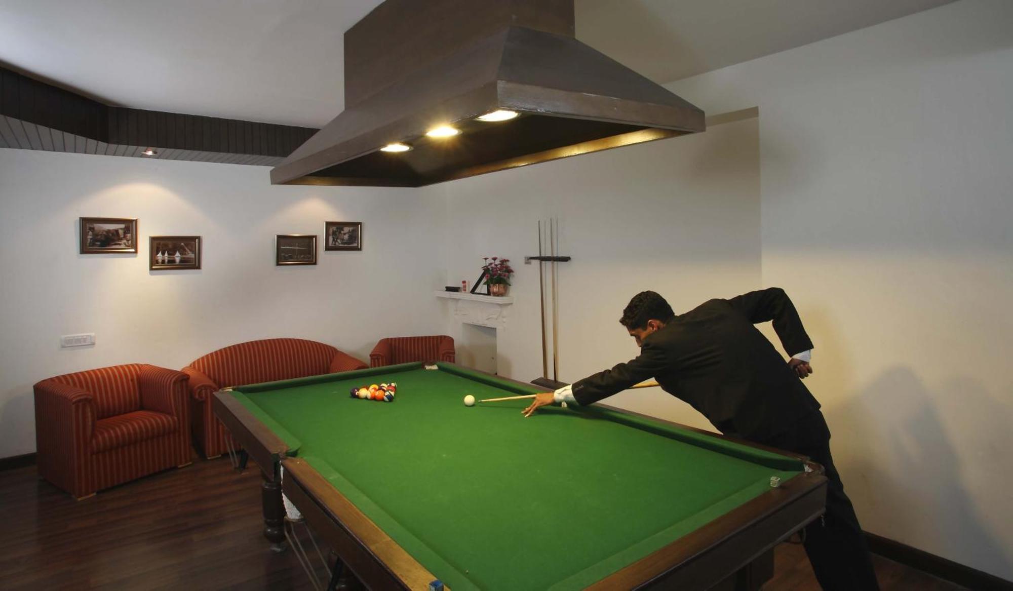 Shervani Hilltop Resort Nainital Εξωτερικό φωτογραφία