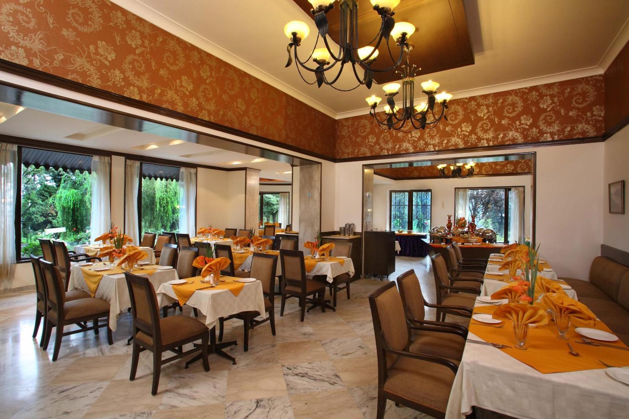 Shervani Hilltop Resort Nainital Εξωτερικό φωτογραφία