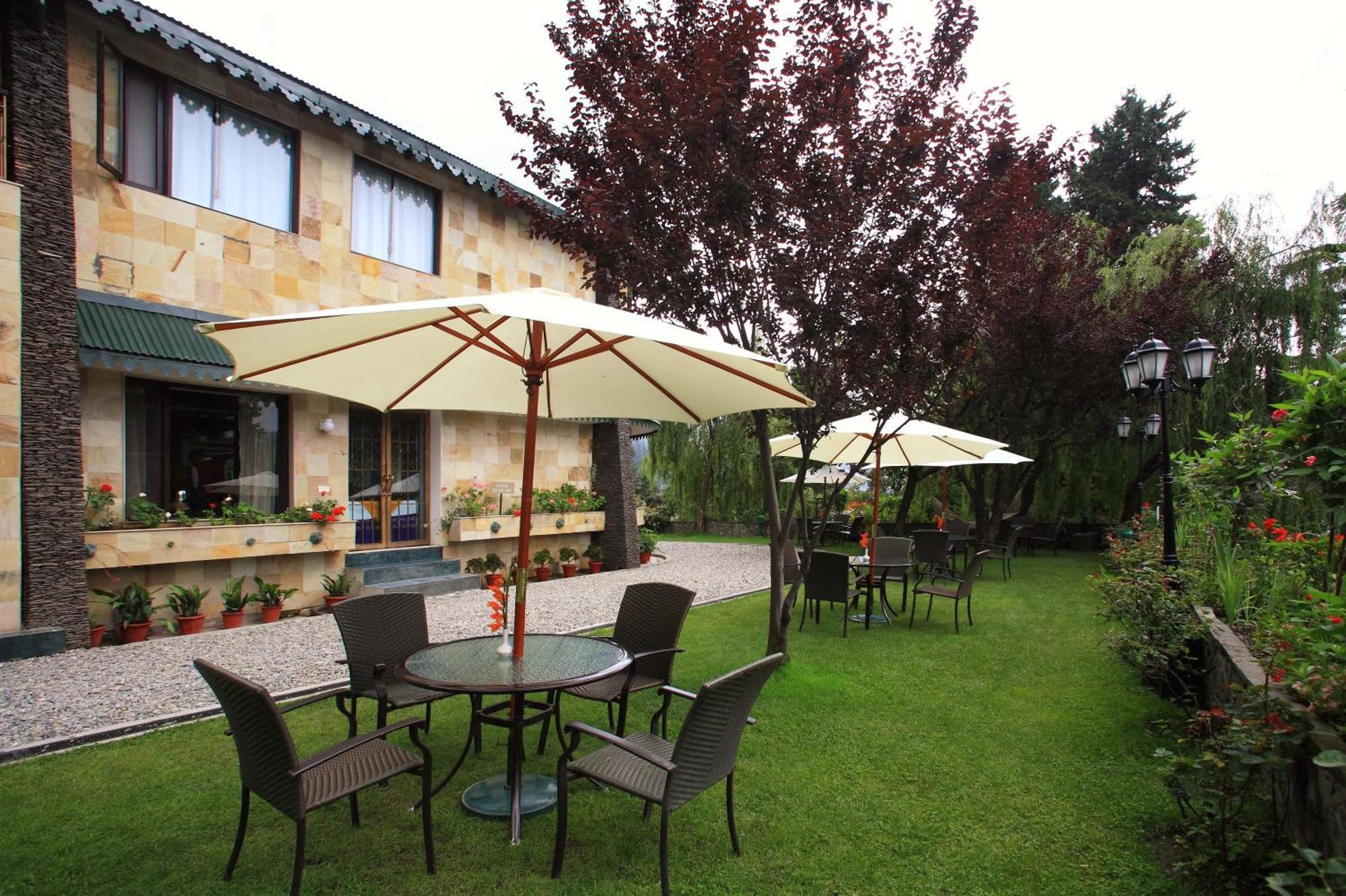 Shervani Hilltop Resort Nainital Εξωτερικό φωτογραφία