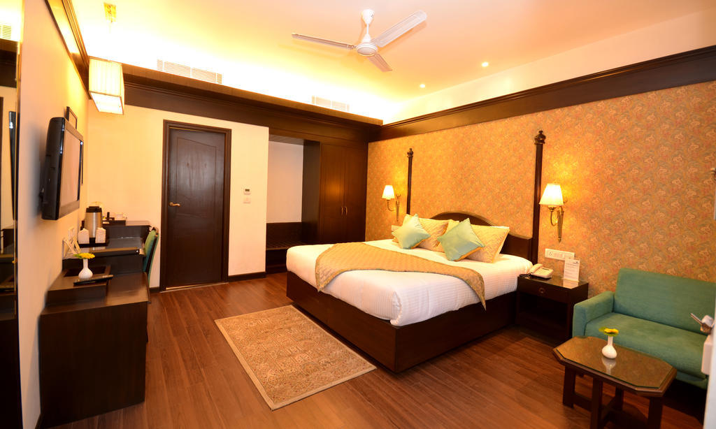 Shervani Hilltop Resort Nainital Εξωτερικό φωτογραφία